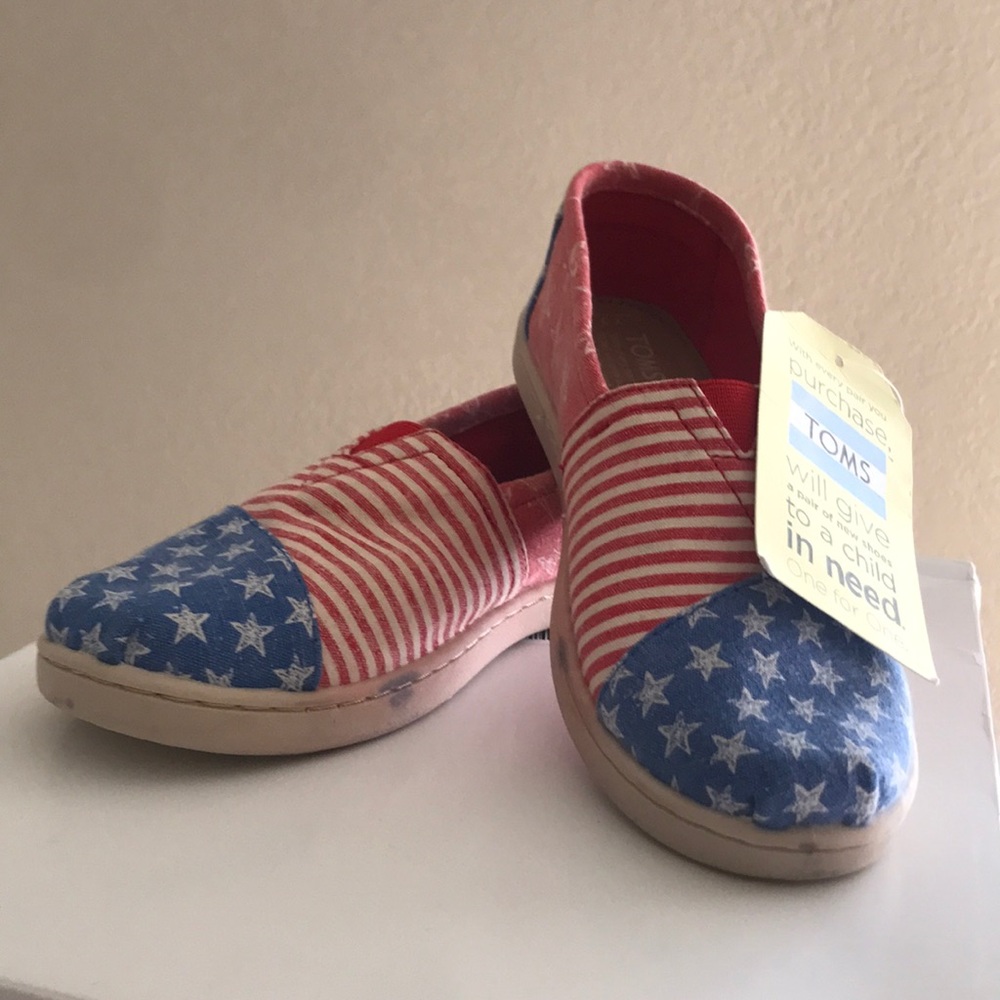 Brand new toms